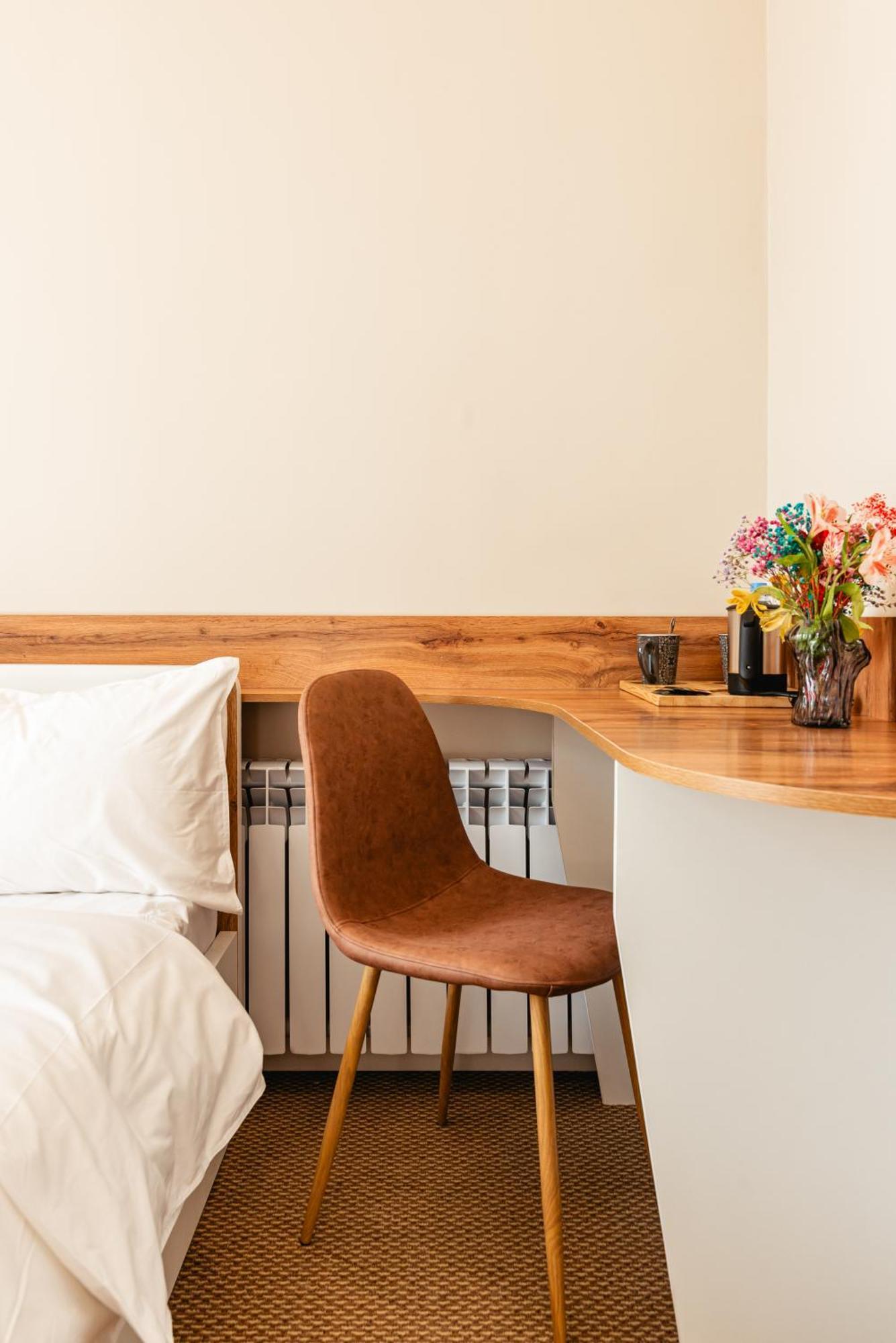 Aykun Hotel Ałma Ata Zewnętrze zdjęcie