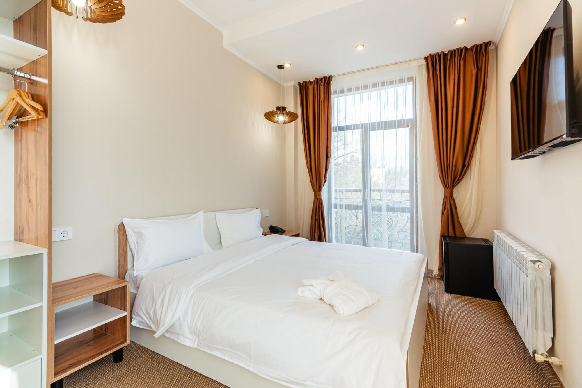 Aykun Hotel Ałma Ata Zewnętrze zdjęcie